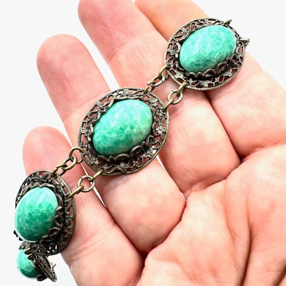 Vintage Czech Green Peking Glass Antiqued Gold Tone Bracelet 7 Inch - Picture 6 of 6
